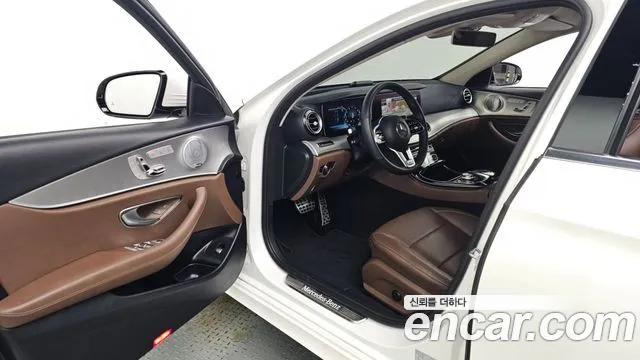 Mercedes-Benz E-Класс 2019 thumb 10
