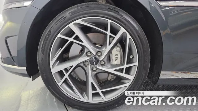 Genesis G90 2022 thumb 5