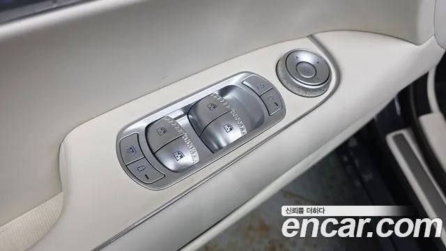 Genesis G90 2022 thumb 11