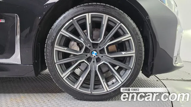 BMW 7-Series 2020 thumb 5
