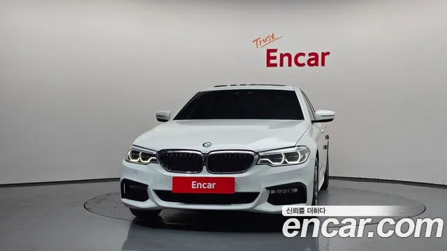 BMW 5-Series 2018 thumb 3