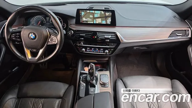 BMW 5-Series 2018 thumb 7