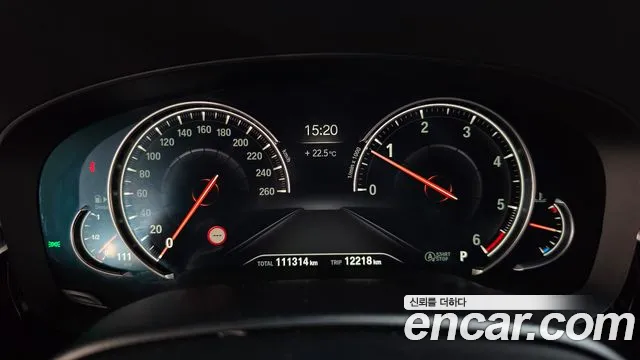 BMW 5-Series 2018 thumb 8