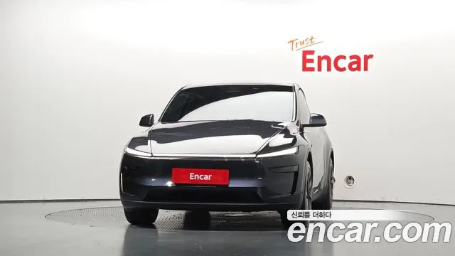 Tesla Model Y 2025 thumb 3
