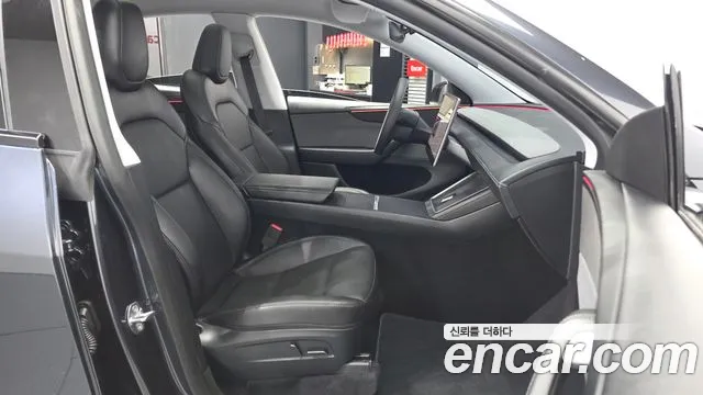 Tesla Model Y 2025 thumb 11