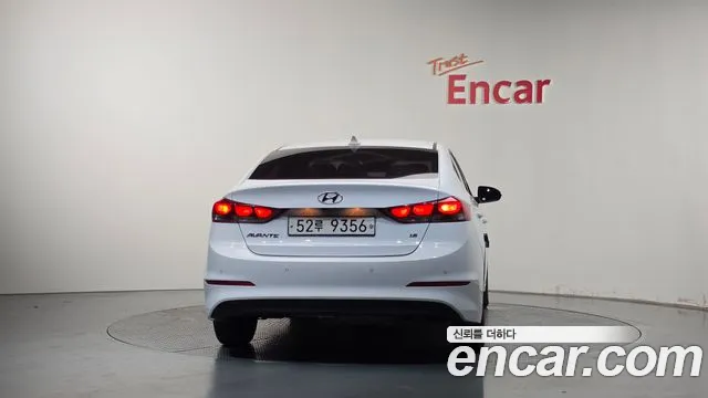 Hyundai Avante 2018 thumb 4
