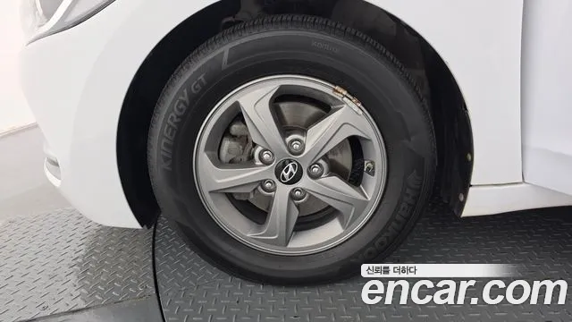 Hyundai Avante 2018 thumb 5