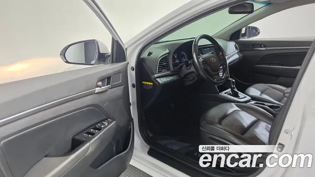 Hyundai Avante 2018 thumb 10