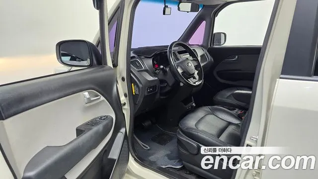 Kia Ray 2015 thumb 10