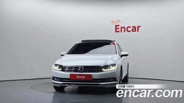 Volkswagen Passat (North America and China) 2018 thumb 3
