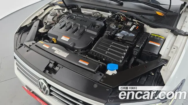 Volkswagen Passat (North America and China) 2018 thumb 6