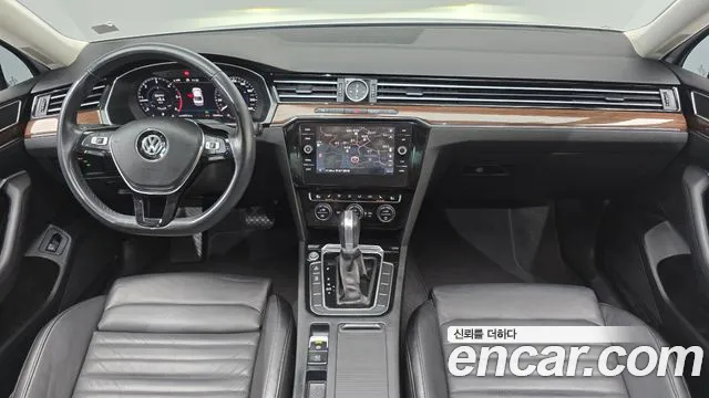 Volkswagen Passat (North America and China) 2018 thumb 7