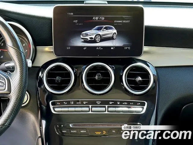 Mercedes-Benz GLC 2018 thumb 9