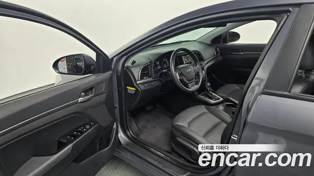 Hyundai Avante 2017 thumb 10