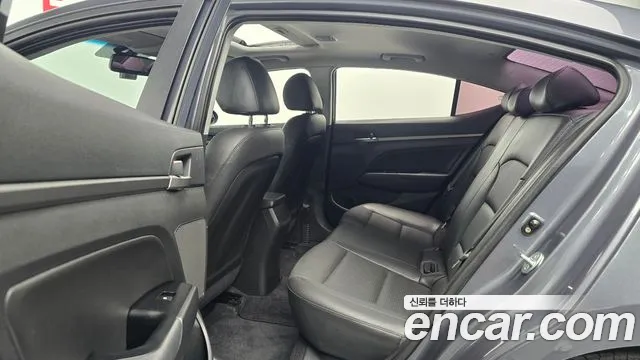 Hyundai Avante 2017 thumb 11