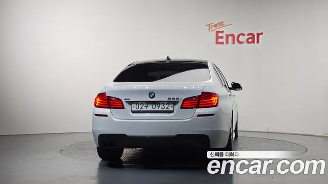 BMW 5-Series 2016 thumb 3