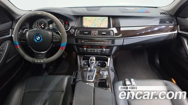 BMW 5-Series 2016 thumb 6