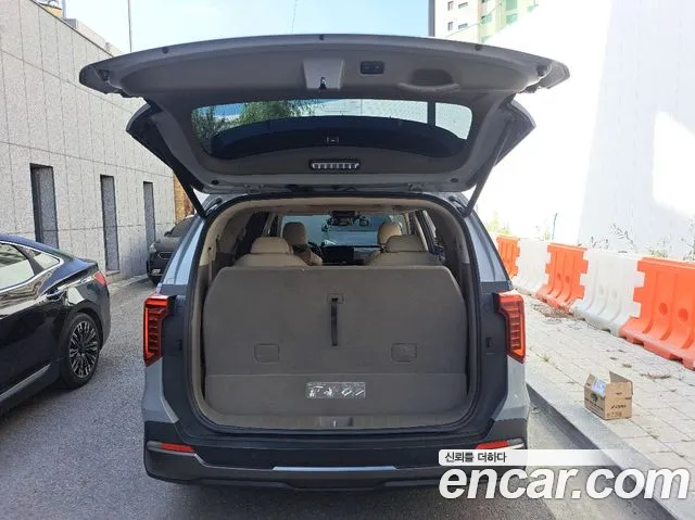 Kia Carnival 2024 thumb 6