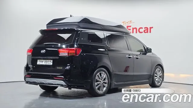 Kia Carnival 2017 thumb 2