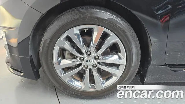 Kia Carnival 2017 thumb 5