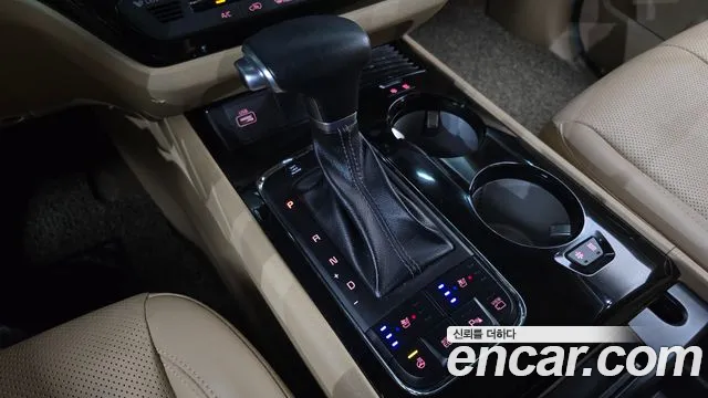 Kia Carnival 2017 thumb 9
