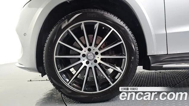 Mercedes-Benz GLS 2017 thumb 4