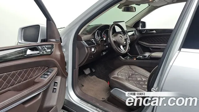 Mercedes-Benz GLS 2017 thumb 9