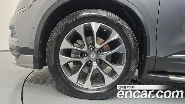 Renault-KoreaSamsung Koleos 2017 thumb 5