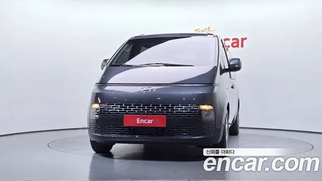 Hyundai Staria 2023 thumb 3