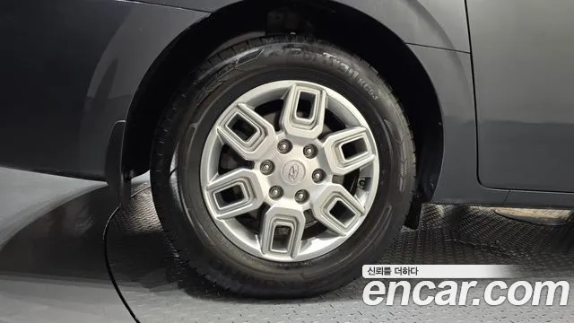 Hyundai Staria 2023 thumb 5