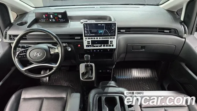 Hyundai Staria 2023 thumb 7