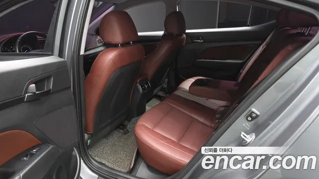 Hyundai Avante 2017 thumb 10