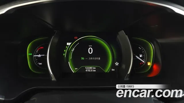 Renault-KoreaSamsung Megane 2017 thumb 8