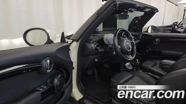 MINI Cooper Convertible 2021 thumb 10