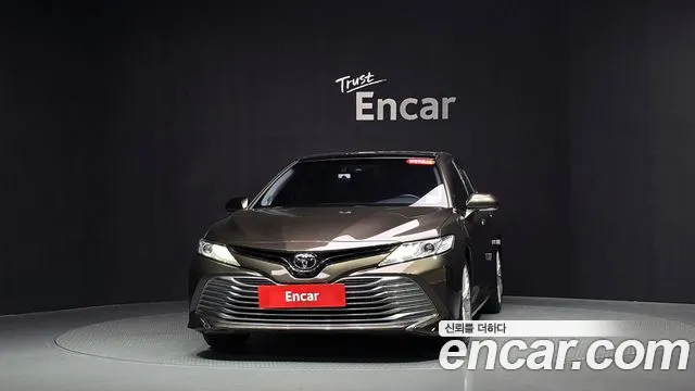Toyota Camry 2018 thumb 2