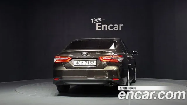 Toyota Camry 2018 thumb 3