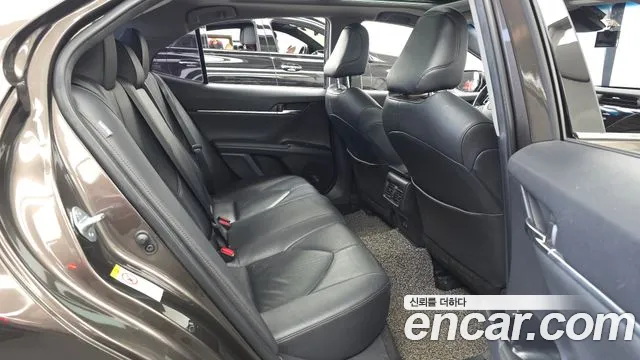 Toyota Camry 2018 thumb 11