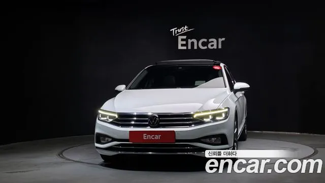 Volkswagen Passat (North America and China) 2021 thumb 3