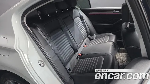 Volkswagen Passat (North America and China) 2021 thumb 11