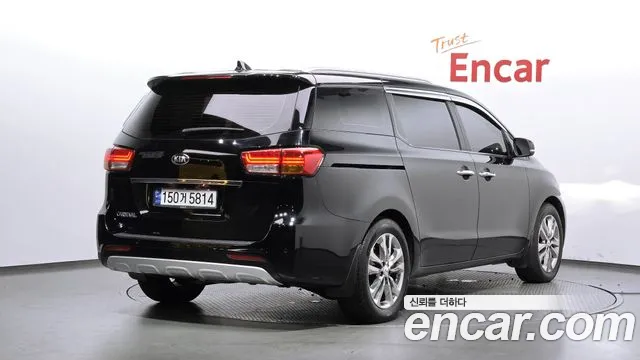 Kia Carnival 2015 thumb 2