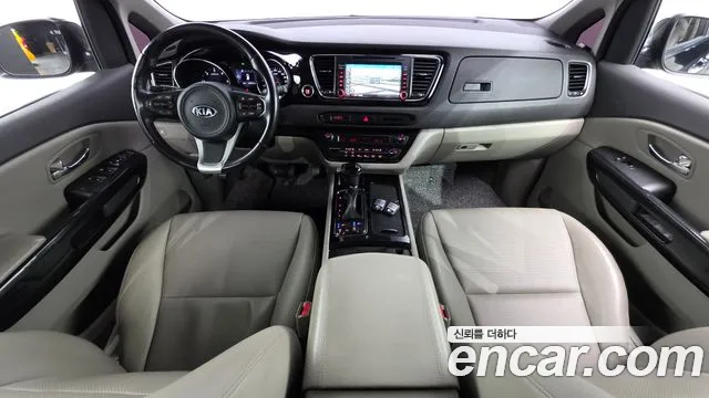 Kia Carnival 2015 thumb 7