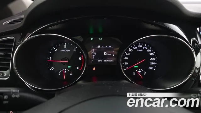 Kia Carnival 2015 thumb 8