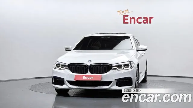 BMW 5-Series 2019 thumb 3