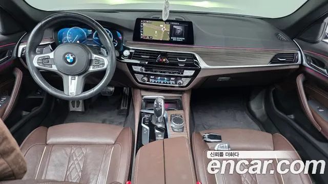 BMW 5-Series 2019 thumb 7