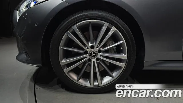 Mercedes-Benz CLS-Class 2019 thumb 5