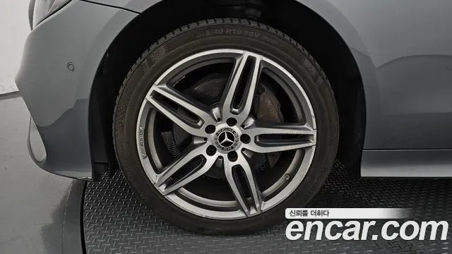Mercedes-Benz E-Класс 2017 thumb 5