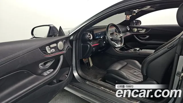 Mercedes-Benz E-Класс 2017 thumb 10