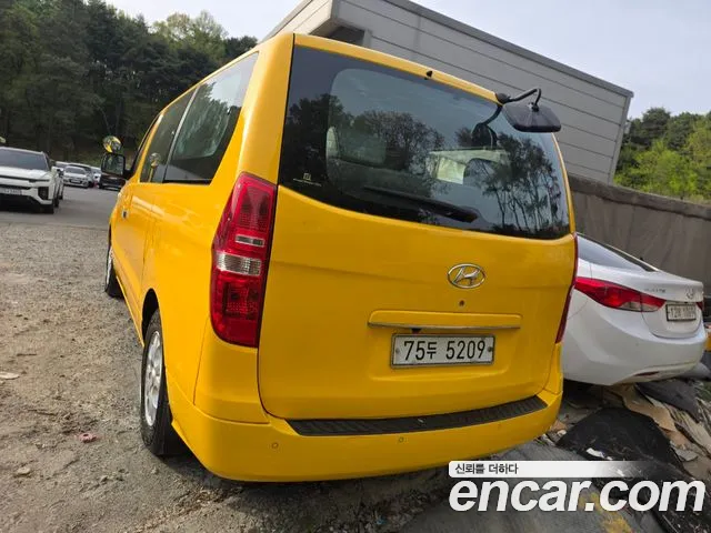 Hyundai Starex 2014 thumb 4