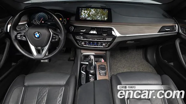 BMW 5-Series 2017 thumb 6