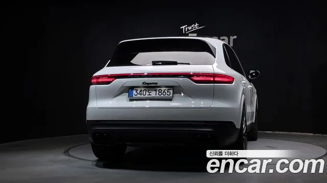 Porsche Cayenne 2021 thumb 4